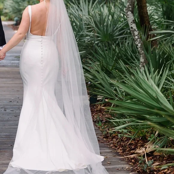 Jane Hill Elegant White Wedding Dress - Picture 5 of 6